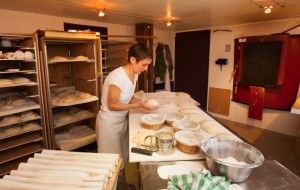 Stéphanie, à l'étape du façonnage